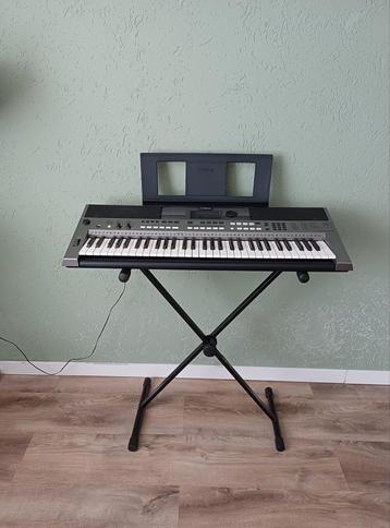 Yamaha psr-E443 beschikbaar voor biedingen