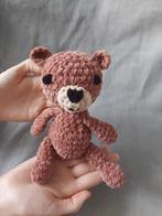 Teddybeer - zelfgehaakte decoratie / knuffel, Ophalen of Verzenden, Nieuw, Haken, Overige typen