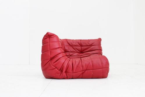 Togo hoek fauteuil rood leer Ligne Roset Michel Ducaroy, Huis en Inrichting, Fauteuils, Gebruikt, Leer, 100 tot 125 cm, 100 tot 125 cm