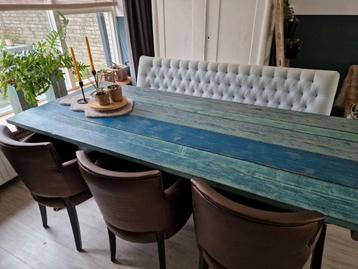 3 brons kleurige eetkamer stoelen beschikbaar voor biedingen