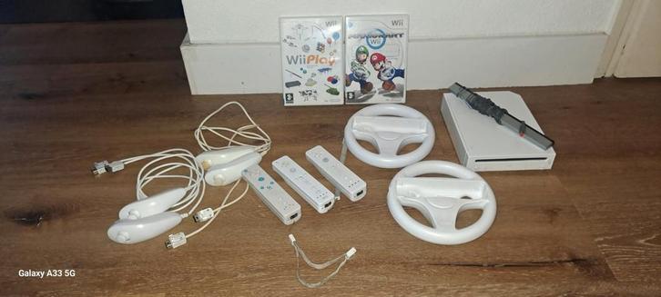 Nintendo Wii Console - Complete Set!, Spelcomputers en Games, Spelcomputers | Nintendo Wii, Gebruikt, Met 3 controllers of meer