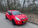 Hyundai i20 1.2 5-DRS 2012 Rood, Zwarte sportvelgen, Euro 5, 31 €/maand, 4 cilinders, Handgeschakeld