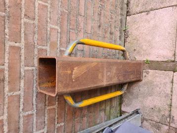Handhij beschikbaar voor biedingen
