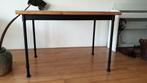 Mooie tafel of bureau van Ikea Kullaberg, Huis en Inrichting, Tafels | Sidetables, Ophalen, 25 tot 50 cm, Rechthoekig, 100 tot 150 cm