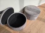 Set van 2 grijze poefjes, Ophalen, Zo goed als nieuw, 50 tot 75 cm, 50 tot 75 cm