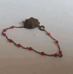antiek  armbandje met kleine bloedkoraaltjes,, Ophalen of Verzenden, Gebruikt, Overige materialen