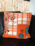 Oranje  kussen van vintage wollen dekens, Ophalen of Verzenden, Zo goed als nieuw, Vierkant