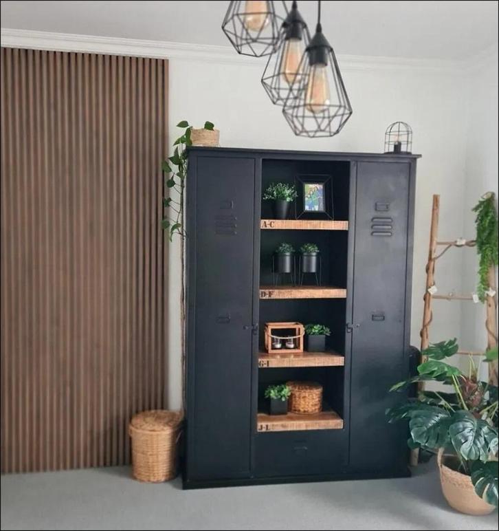 Industriële boekenkast / lockerkast, Huis en Inrichting, Kasten | Lockerkasten, Gebruikt, Ophalen