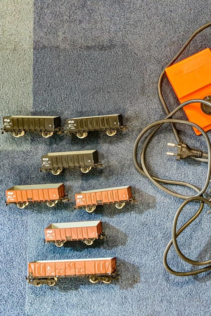 H0 PIKO 7 goederenwagons en trafo, Hobby en Vrije tijd, Modeltreinen | H0, Gebruikt, Treinset, Gelijkstroom, Piko, Analoog, Ophalen of Verzenden
