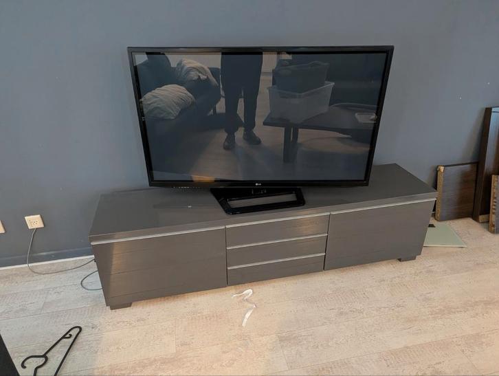 Ikea Besta TV meubel - donkergrijs, Huis en Inrichting, Kasten | Televisiemeubels, Gebruikt, Minder dan 100 cm, 100 tot 150 cm
