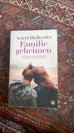 Astrid Holleeder - Familiegeheimen, Boeken, Detectives, Ophalen of Verzenden, Astrid Holleeder, Zo goed als nieuw