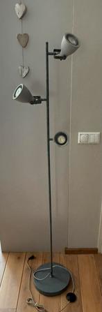 Vloerlamp metaal met betonnen spotjes, Huis en Inrichting, Ophalen, Zo goed als nieuw, Metaal, 150 tot 200 cm