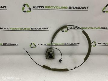 Schuifdeur Slot Rechts Renault Master 3 ORIGINEEL 825020011R beschikbaar voor biedingen