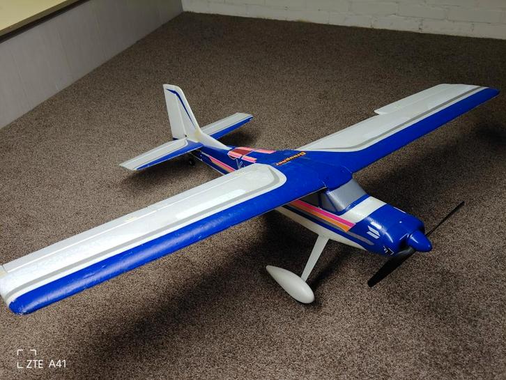 Horizon E-Flite Valiant 130 cm span Rc vliegtuig incl 1 Lipo, Hobby en Vrije tijd, Modelbouw | Radiografisch | Vliegtuigen, Verzenden
