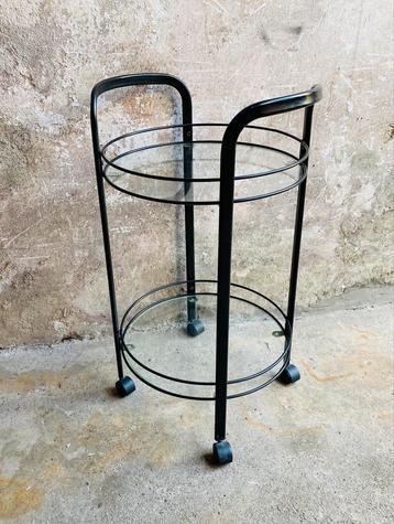 Jaren 80 trolley bijzettafel van glas en metaal beschikbaar voor biedingen