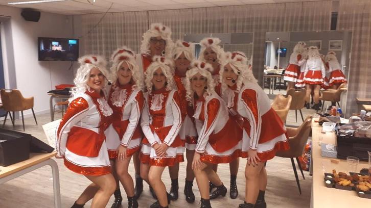 8 volwassenen dansgarde jurken, geheel compleet, Kleding | Dames, Gelegenheidskleding, Zo goed als nieuw, Overige typen, Maat 46/48 (XL) of groter