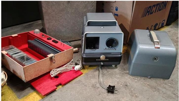 Vintage Kindermann Diaprojector met accessoires, Audio, Tv en Foto, Diaprojectors, Gebruikt, Ophalen