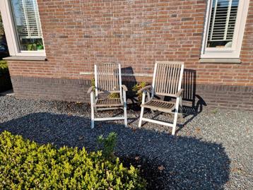 Mooie degelijke tuinstoelen 2 stuks beschikbaar voor biedingen