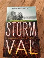 Stormval - Tove Alsterdal - Spannende thriller!, Ophalen of Verzenden, Zo goed als nieuw, Scandinavië