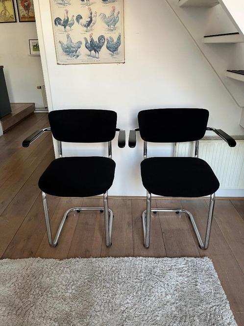 2 Gispen 207 stoelen, Huis en Inrichting, Stoelen, Zo goed als nieuw, Twee, Hout, Metaal, Stof, Zwart, Ophalen