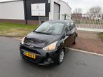 Hyundai i10 1.0i 66pk 2016 Zwart, Auto's, Stof, 4 stoelen, Origineel Nederlands, Handgeschakeld