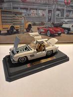 Mercedes-Benz 300SL  1954, Hobby en Vrije tijd, Modelauto's | 1:24, Ophalen of Verzenden, Zo goed als nieuw, Bburago