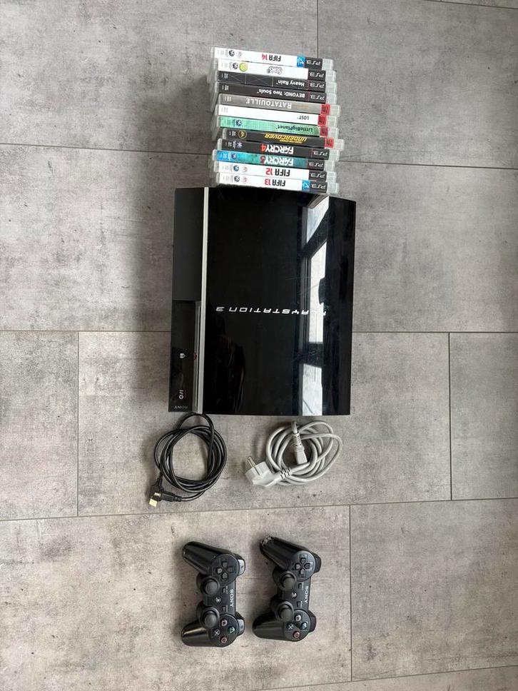 PS3 Phat 80GB + 2 Controllers + 12 Games, Spelcomputers en Games, Spelcomputers | Sony PlayStation Consoles | Accessoires, Gebruikt