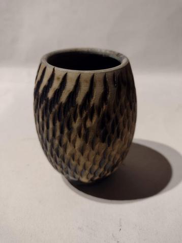 klein retro vaasje H 7,5 cm en doorsnee 4 cm beschikbaar voor biedingen
