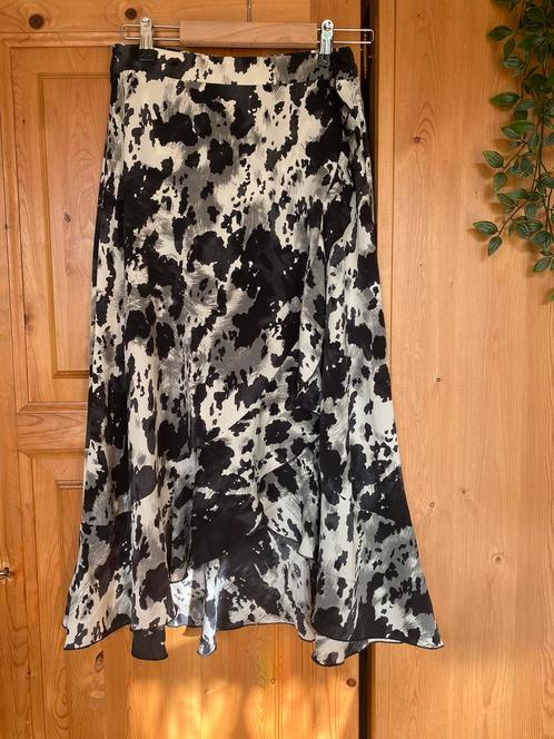 Gevlekte rok - maat M/L, Kleding | Dames, Rokken, Zo goed als nieuw, Maat 38/40 (M), Zwart, Knielengte, Ophalen of Verzenden
