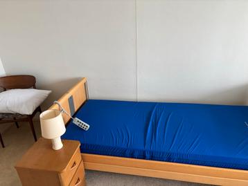 Verstelbaar bed/ Braekevelt /  ziekenhuisbed /   electrisch beschikbaar voor biedingen