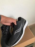 saucony pwrrun 42 43 asics nike adidas zwart puma hardloop, Sport en Fitness, Loopsport en Atletiek, Ophalen of Verzenden