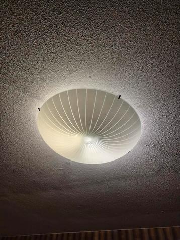 Plafond lamp beschikbaar voor biedingen
