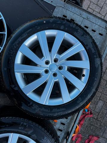 Range Rover 21” zilveren velgen – Pirelli 275/50 R21 beschikbaar voor biedingen