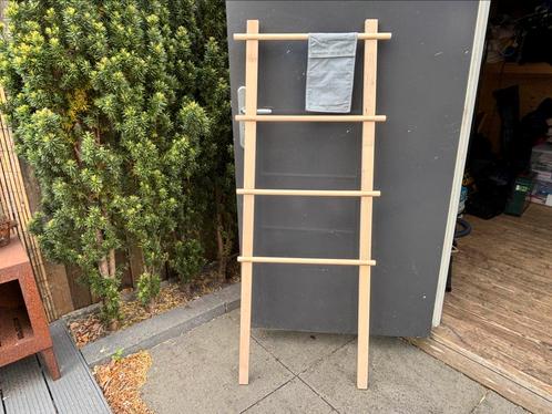 IKEA Vilto handdoekenrek, Huis en Inrichting, Badkamer | Badtextiel en Accessoires, Zo goed als nieuw, Handdoekenrek, Ophalen