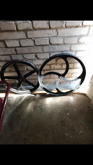 Draaiorgel wielen beschikbaar voor biedingen