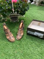 TAMARIS, mooie, goed zittende PUMPS maat 38 in nieuwstaat, Ophalen of Verzenden, Zo goed als nieuw