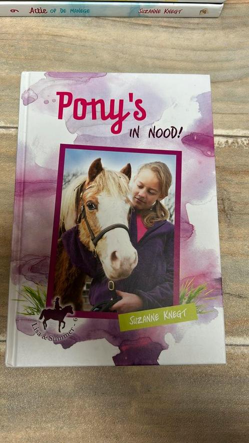 Suzanne Knegt - Pony's in nood, Boeken, Kinderboeken | Jeugd | onder 10 jaar, Zo goed als nieuw, Ophalen of Verzenden