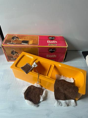 Sindy bad ligbad met doos beschikbaar voor biedingen