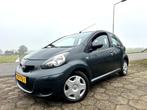 Toyota Aygo 1.0-12V 5D NAP AIRCO ELEK.RAMEN NW APK, Voorwielaandrijving, Euro 5, Gebruikt, 4 stoelen