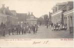 Huizum (Frl.) Het Dorp bij Leeuwarden, veel Volk, gel. 1902, Verzamelen, Ansichtkaarten | Nederland, Verzenden, Voor 1920, Gelopen
