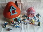 2 vintage smurfenhuisjes met 15 smurfjes., Verzamelen, Smurfen, Ophalen of Verzenden, Gebruikt, Verschillende Smurfen, Huisje of Attribuut