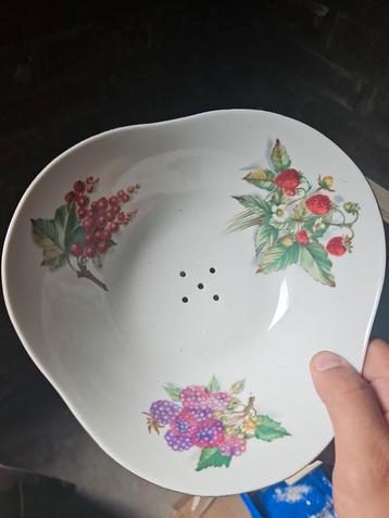 Vintage porseleinen fruitvergiet – Chodzież Poland – jaren ’ beschikbaar voor biedingen