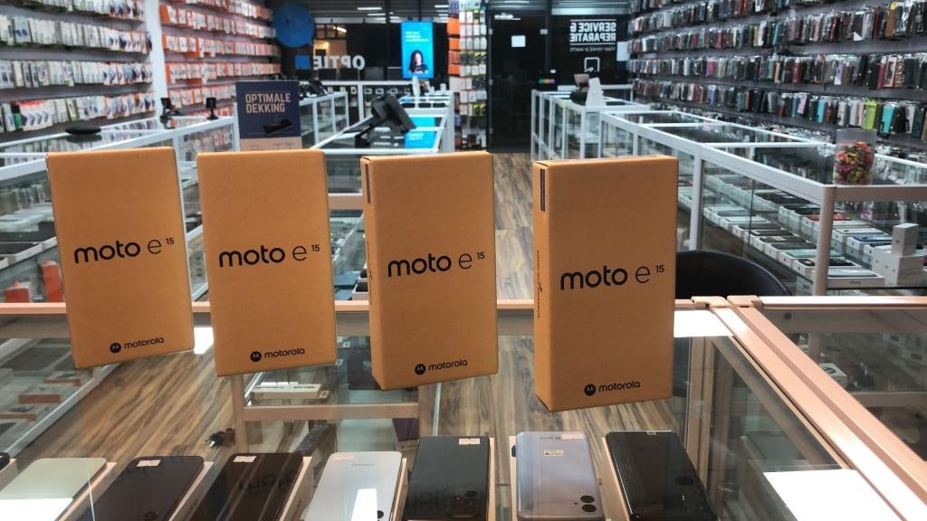 77 stuks Motorola Moto e15  64Gb Nieuw in verpakking !!, Blauw, Nieuw, Inklapmodel, Ophalen of Verzenden