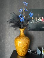2 Grote Gouden Vazen met Blauwe Bloemen en Zwarte Veren, Ophalen, Overige materialen, Overige kleuren, Zo goed als nieuw
