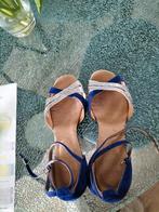 Latin dansschoentjes maat 40 en Spaanse of Ballroom schoenen, Ophalen of Verzenden, Zo goed als nieuw, Sneakers of Gympen