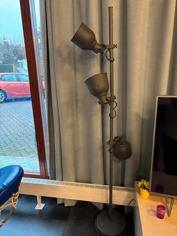 Gebruikte lamp met deukje