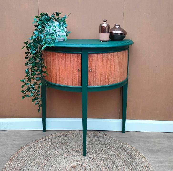 Halfmaan kastje Manor Green, Huis en Inrichting, Tafels | Sidetables, Gebruikt, 25 tot 50 cm, 50 tot 100 cm, Rechthoekig, Ophalen