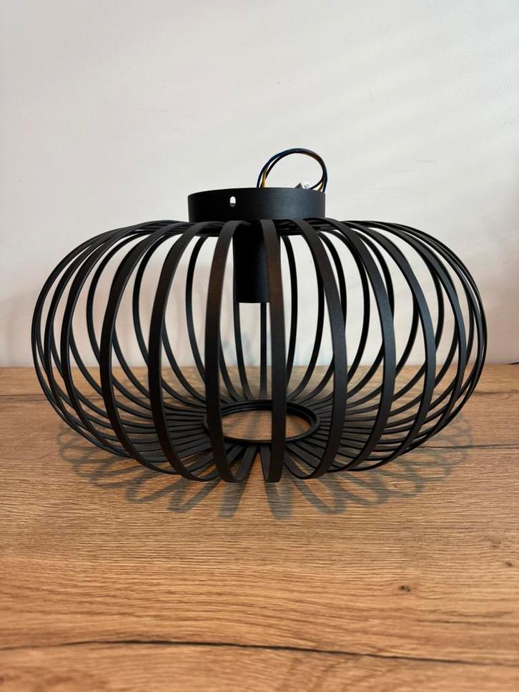 Zwarte plafondlamp van (giet)ijzer, Huis en Inrichting, Lampen | Hanglampen, Zo goed als nieuw, Minder dan 50 cm, Overige materialen