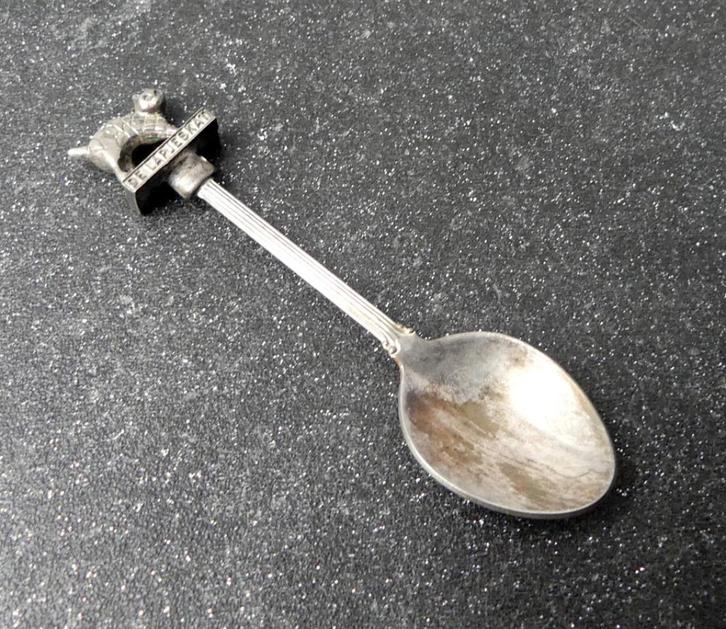 Lepeltje poes kat "de lapjeskat" verzilverd metaal, Verzamelen, Porselein, Kristal en Bestek, Gebruikt, Bestek, Metaal, Verzilverd