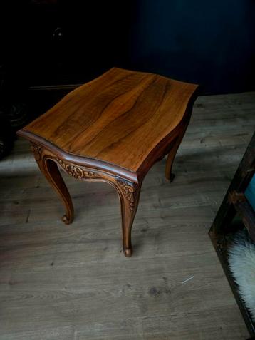Antiek / vintage / brocant houten tafeltje. beschikbaar voor biedingen